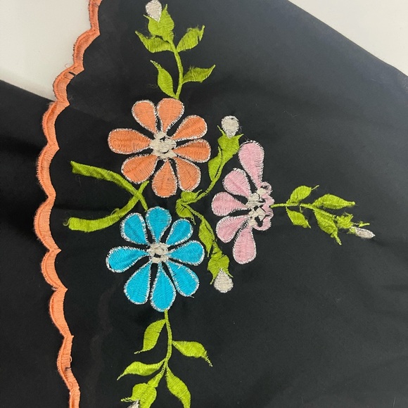 Vintage boho embroidered black tunic top scalloped - Picture 5 of 5